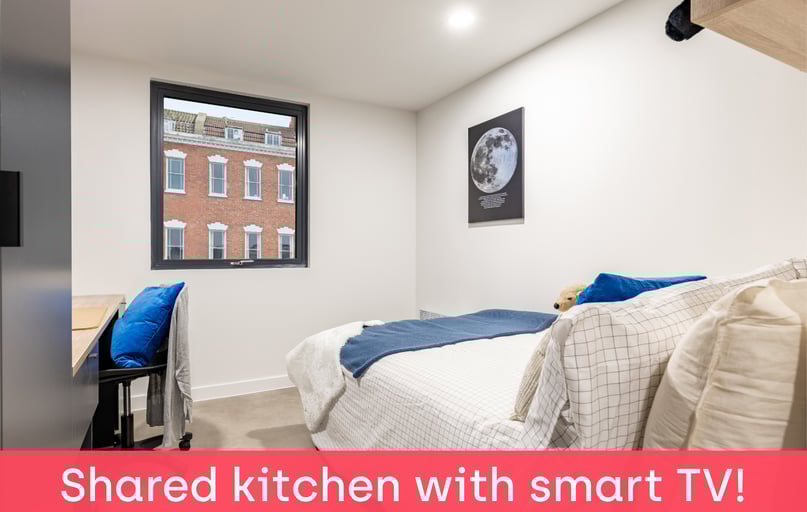 Accessible Deluxe En Suite, Croft Court, 16 Stokes Croft, St Paul's, Bristol - Image 1